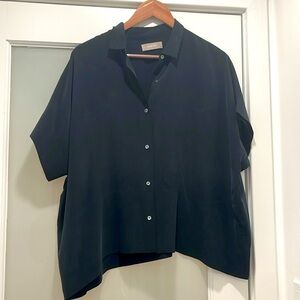 GUC Black Square Silk Everlane Buttonuo
